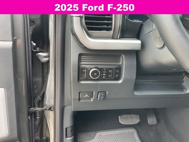 New 2025 Ford F250 Platinum image 12