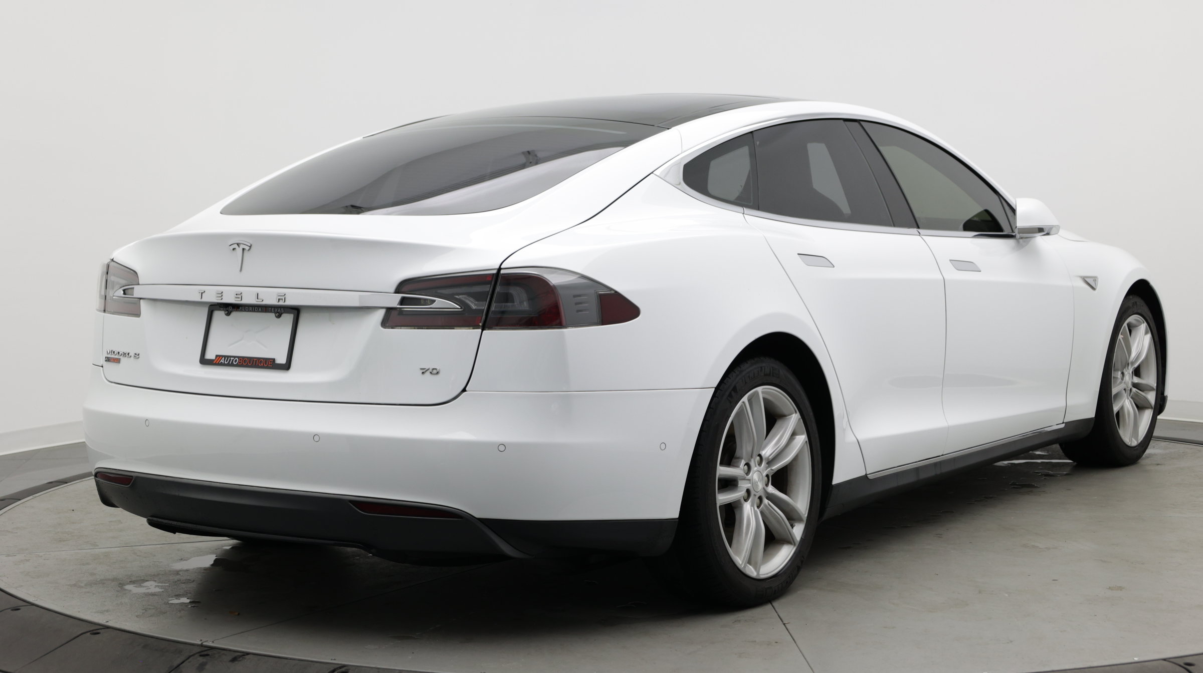 Used 2016 Tesla Model S 70 RWD image 6