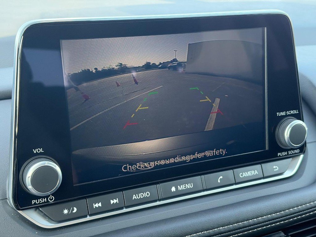 Used 2025 Nissan Rogue S FWD image 26