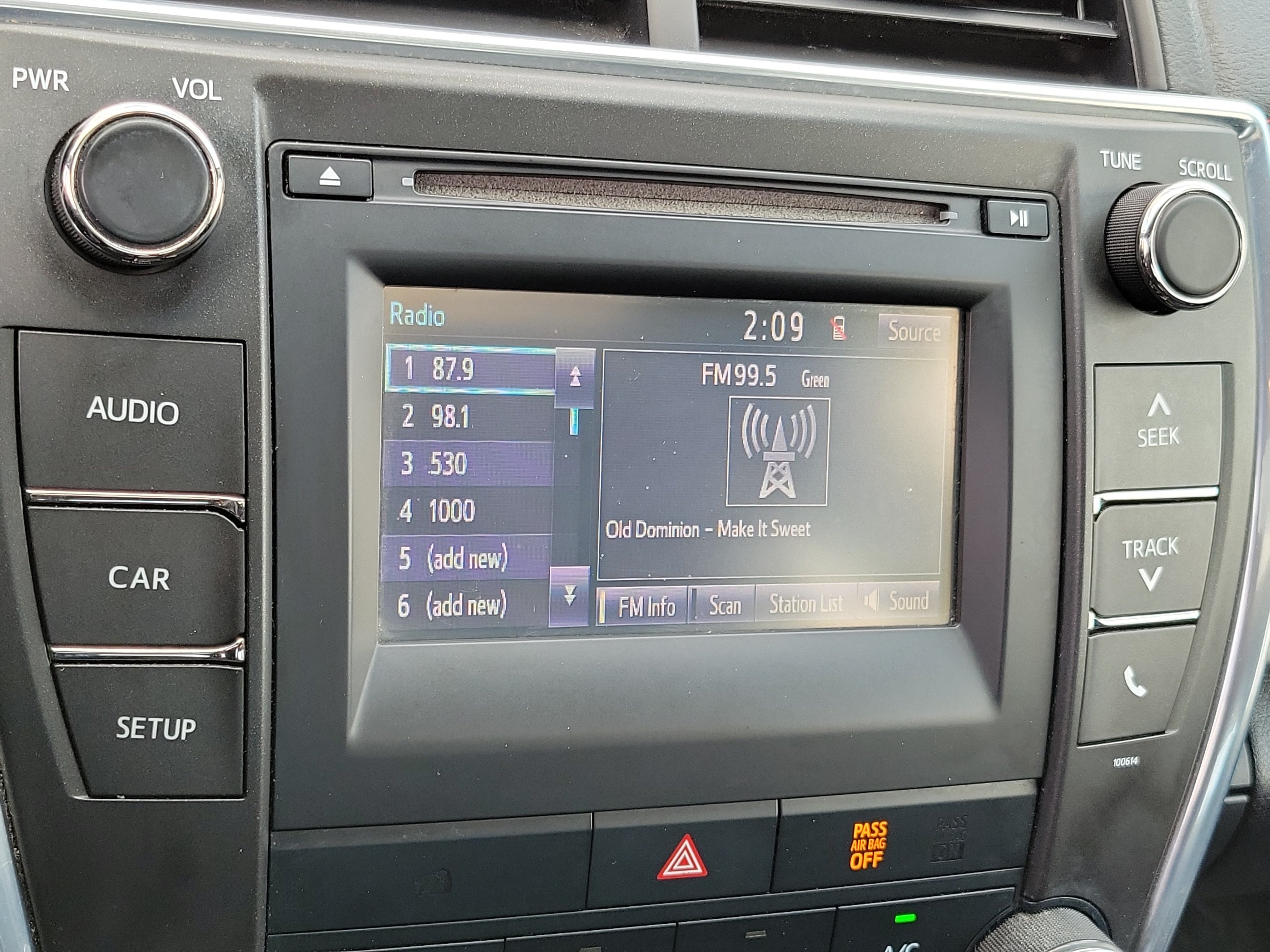 Used 2016 Toyota Camry SE FWD image 27