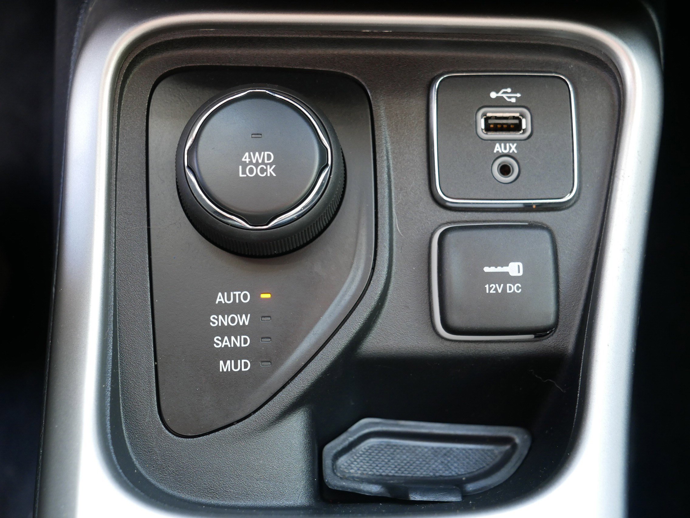Used 2018 Jeep Compass Sport w/ Tech Group AWD/4WD image 31
