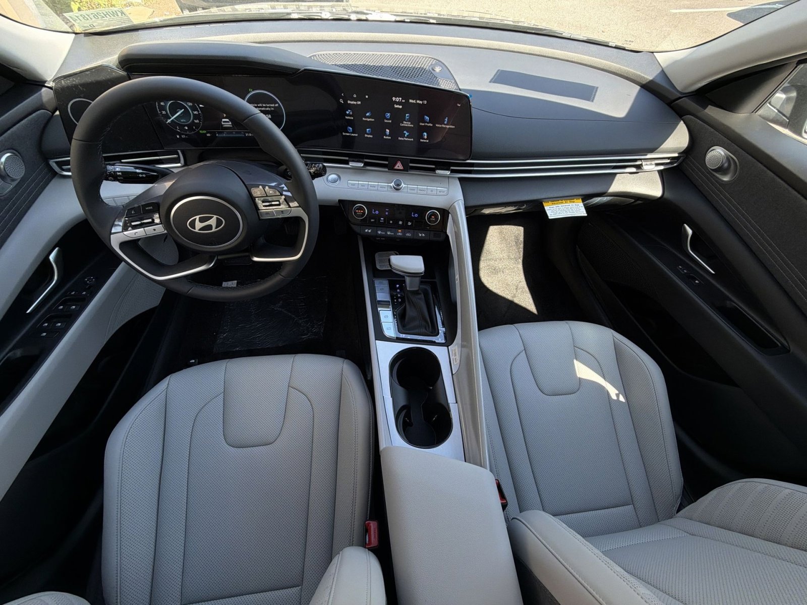 New 2026 Hyundai Elantra Limited FWD image 23