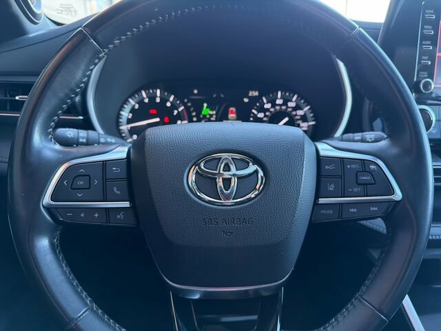 Used 2021 Toyota Highlander XSE image 30