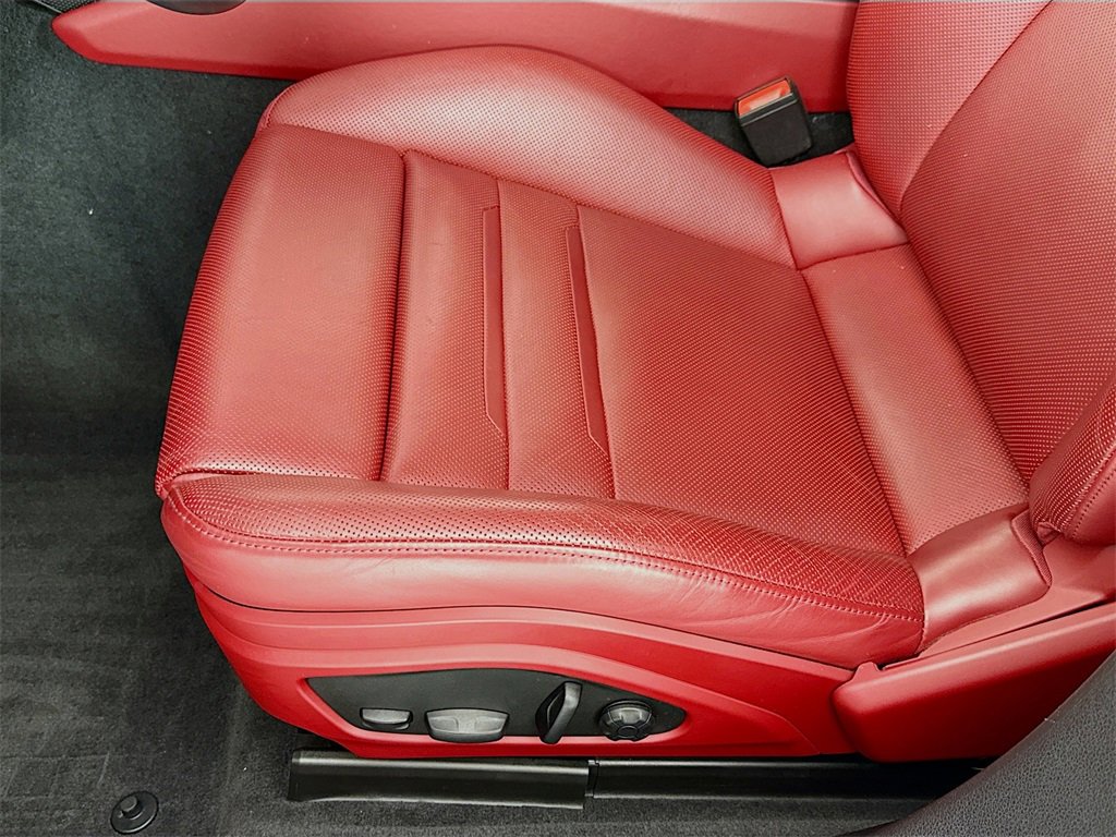 Certified 2023 Porsche Panamera image 13