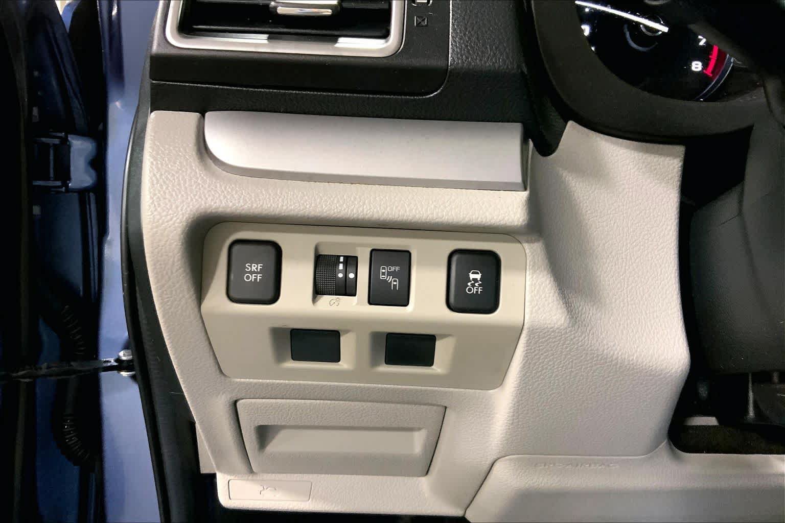 Used 2018 Subaru Forester 2.5i Premium AWD/4WD image 35