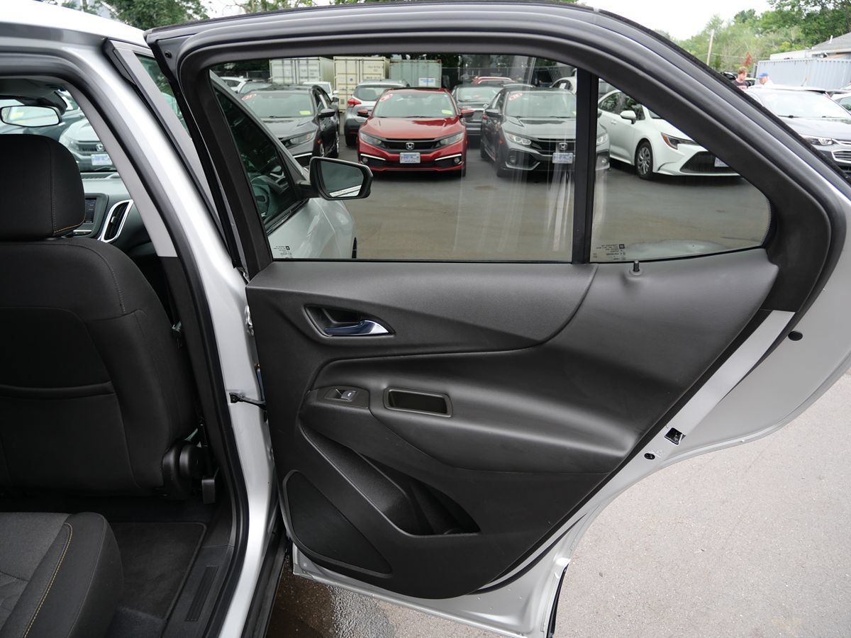 Used 2021 Chevrolet Equinox LT w/ Driver Convenience Package AWD/4WD image 34