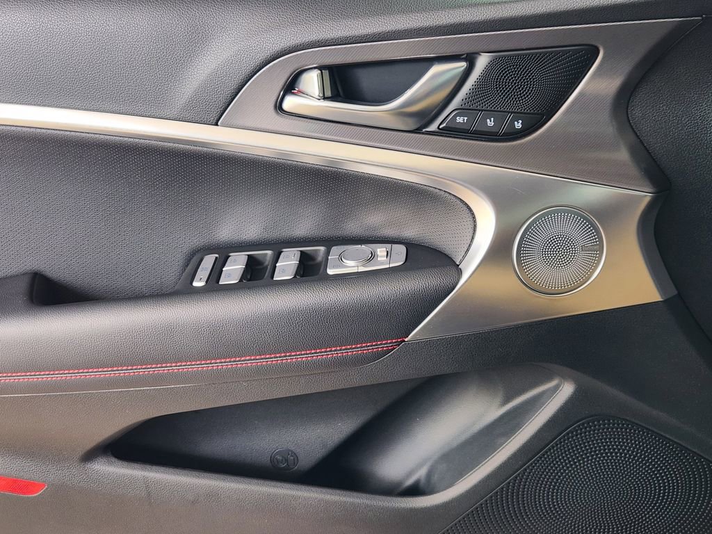 Used 2025 Genesis G70 2.5T w/ Sport Prestige Package image 22