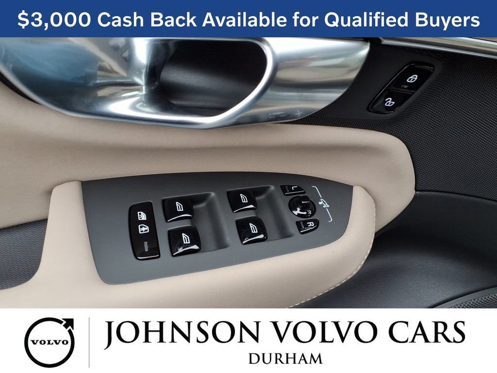 New 2026 Volvo XC90 B6 Plus w/ Protection Package Premier AWD/4WD image 11