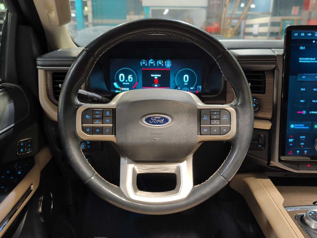 Used 2023 Ford Expedition Max Limited AWD/4WD image 2