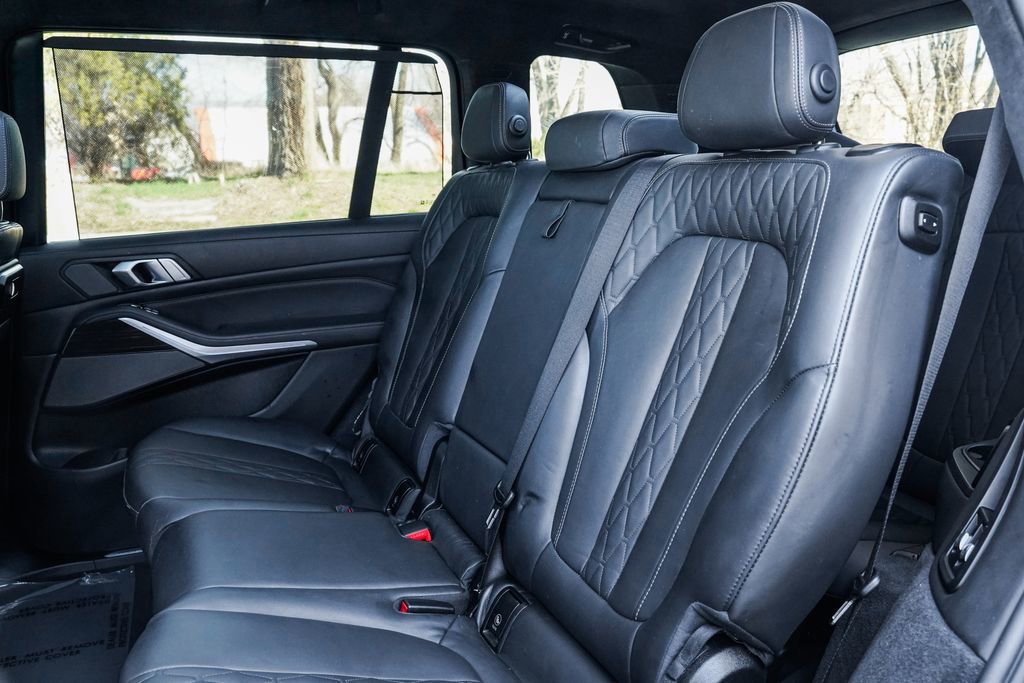 Used 2023 BMW X7 xDrive40i w/ M Sport Package image 19