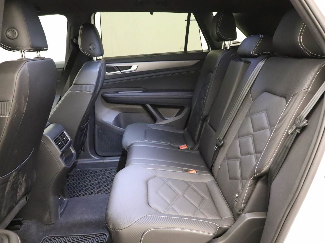 Certified 2026 Volkswagen Atlas Cross Sport SE FWD image 15
