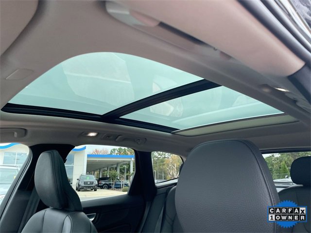 Used 2023 Volvo XC60 B5 Plus image 22