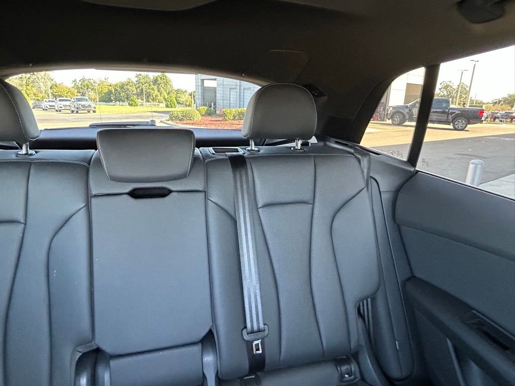 Used 2022 Audi Q8 Premium Plus w/ Premium Plus Package image 12