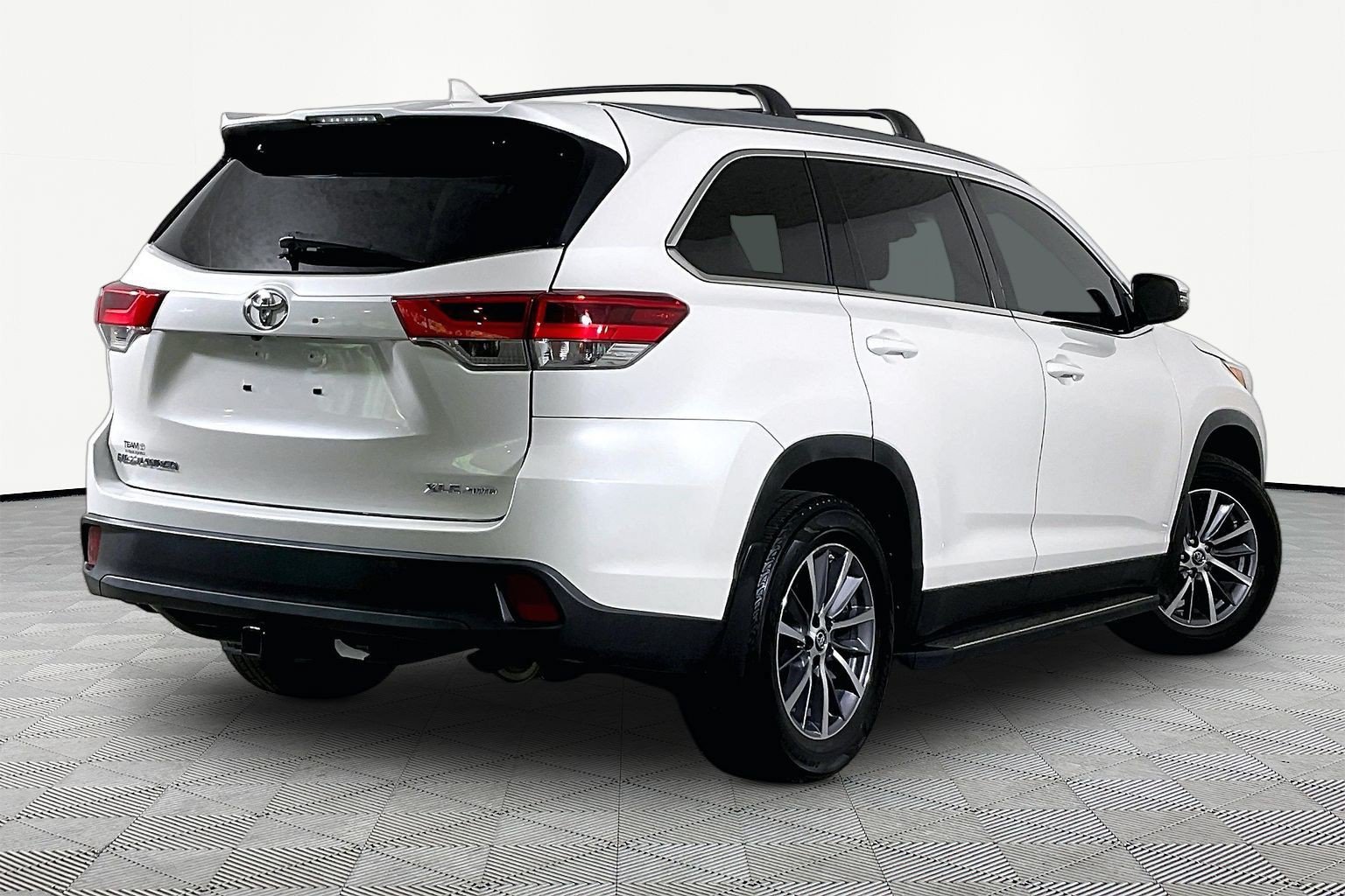 Used 2019 Toyota Highlander XLE AWD/4WD image 7