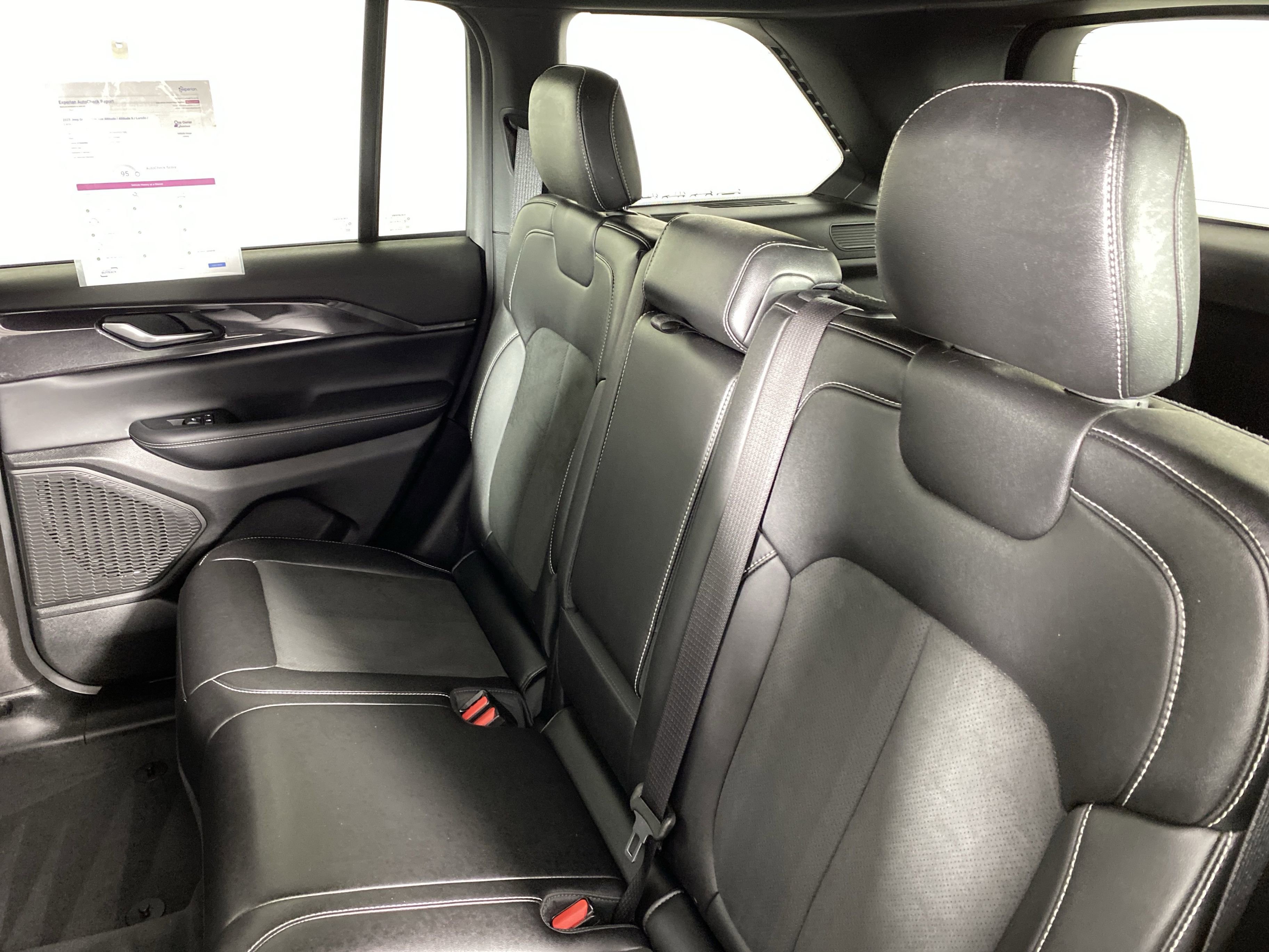 Used 2023 Jeep Grand Cherokee Altitude AWD/4WD image 32