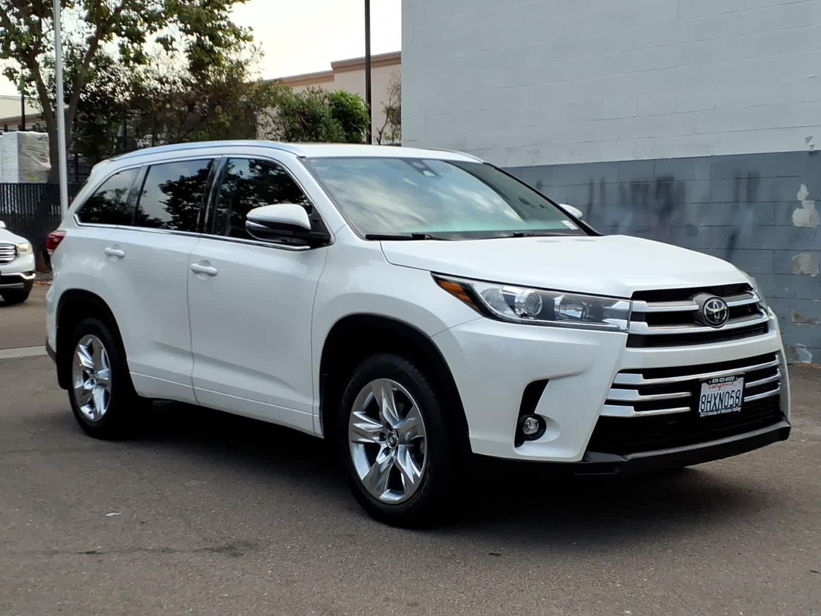 Used 2019 Toyota Highlander Limited FWD image 3
