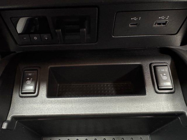 Used 2024 Nissan Titan SV w/ SV Convenience Package image 20