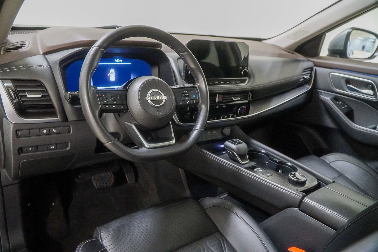 Used 2022 Nissan Rogue Platinum w/ Head-Up Display Package image 23