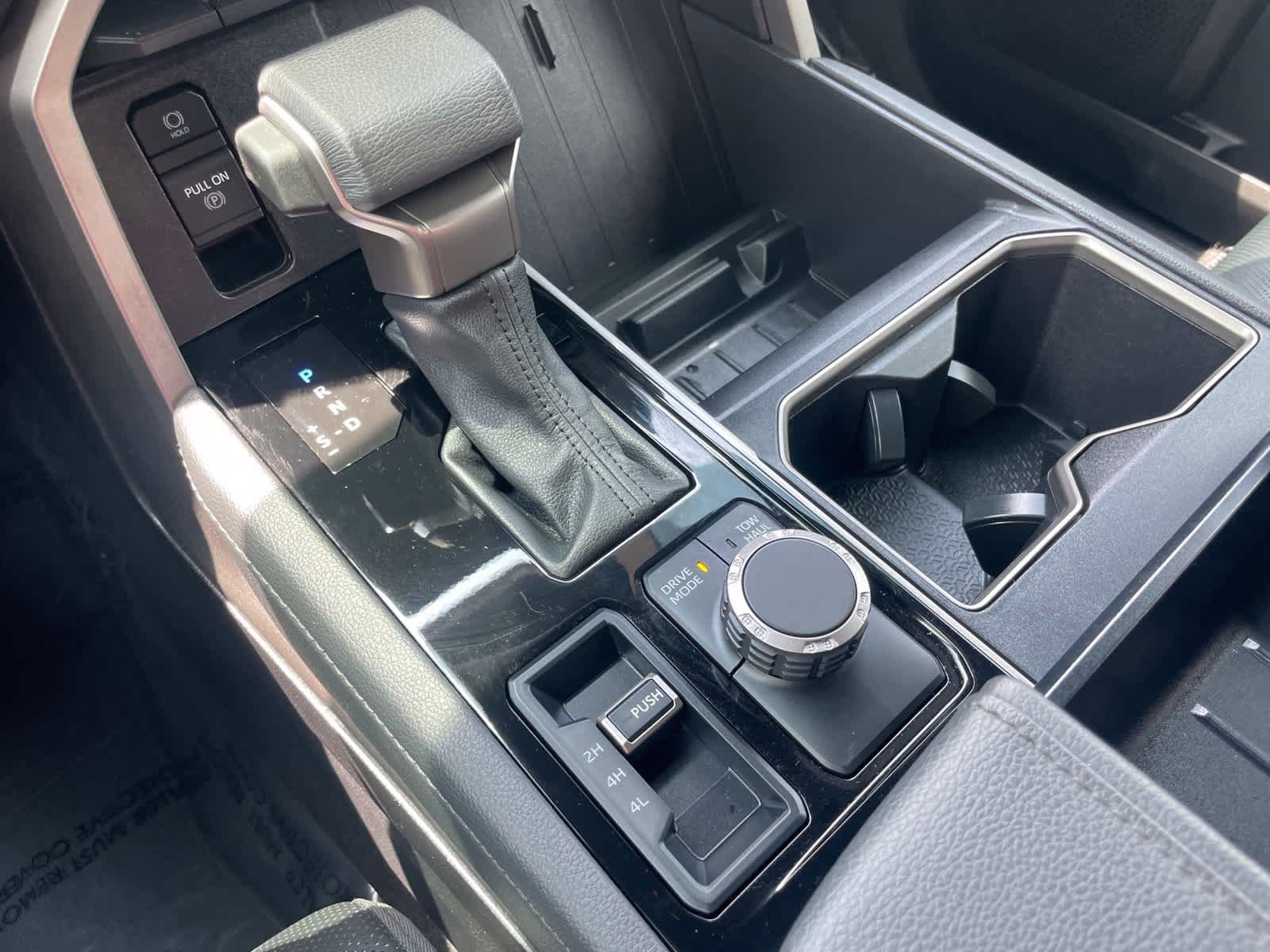Used 2025 Toyota Tundra Limited AWD/4WD image 19
