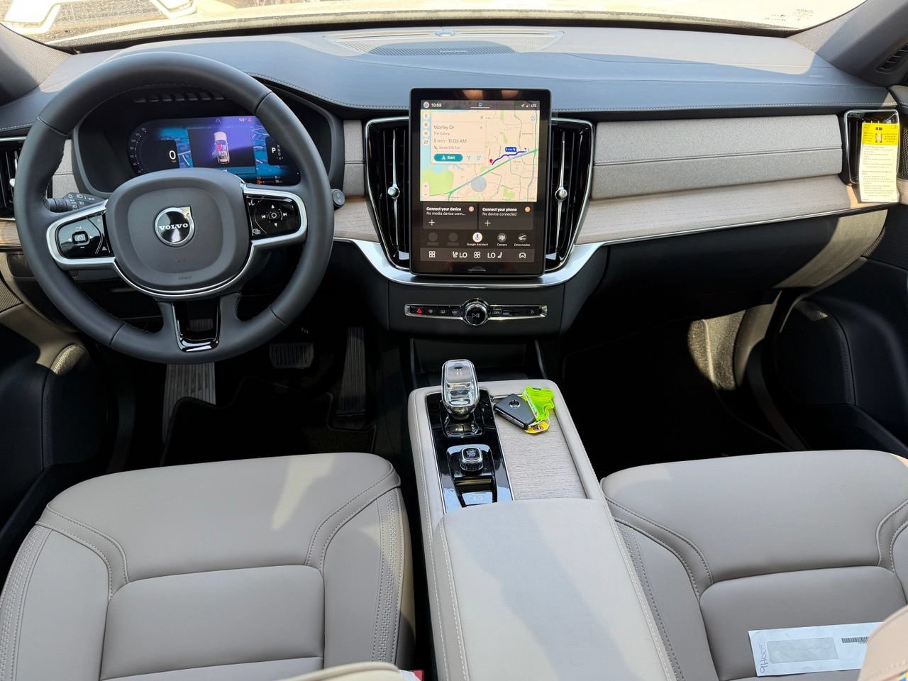 New 2026 Volvo XC90 T8 Plus AWD/4WD image 9