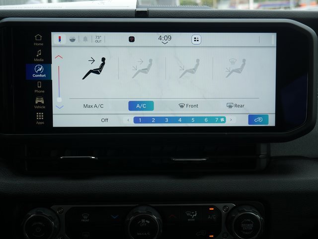 Used 2025 Jeep Wrangler Sport image 19