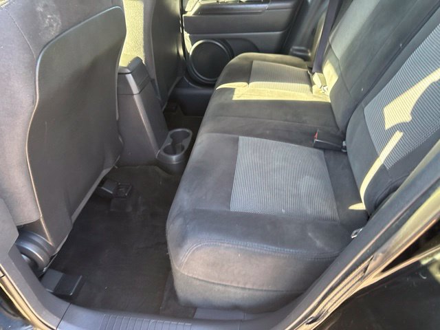 Used 2016 Jeep Patriot Latitude AWD/4WD image 11