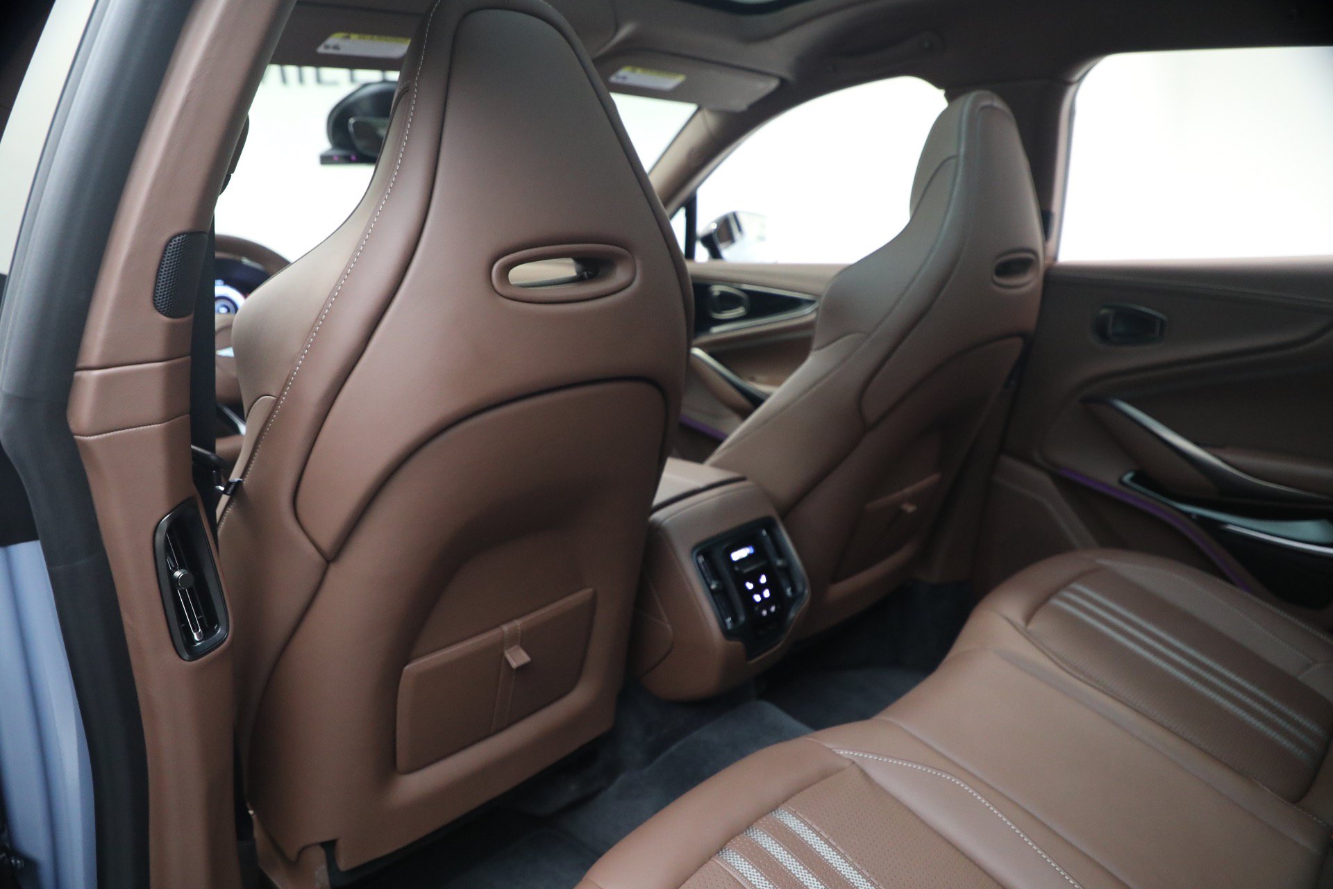 Used 2026 Aston Martin DBX 707 AWD/4WD image 19