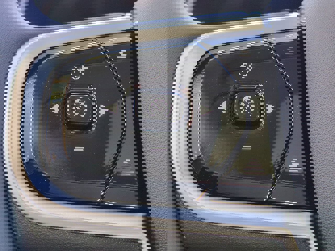 New 2026 Volvo XC90 T8 Plus image 24