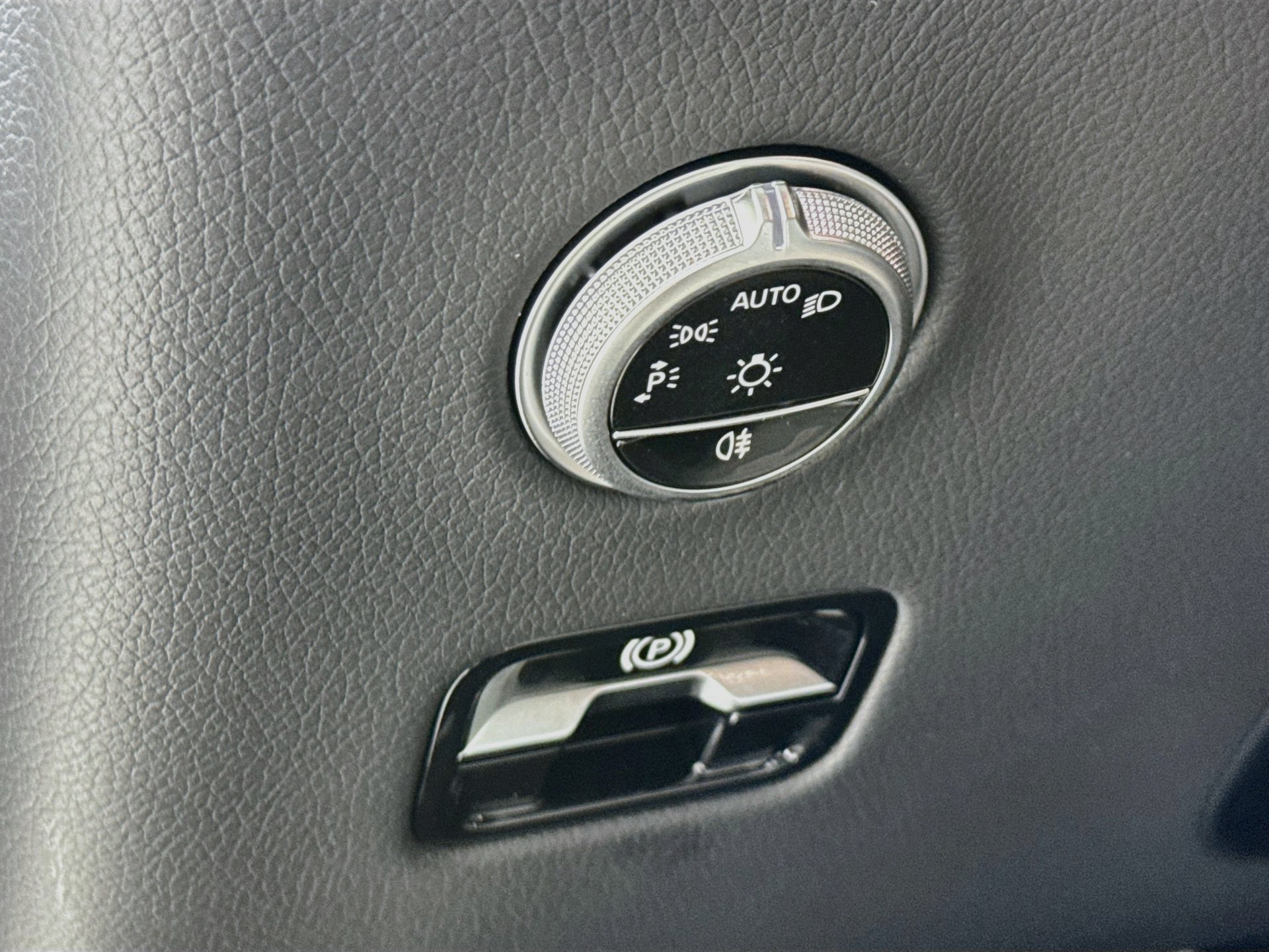New 2027 Mercedes-Benz GLC 300 4MATIC image 11