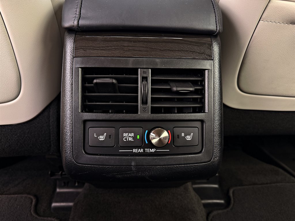 Used 2013 Toyota Avalon Limited FWD image 11