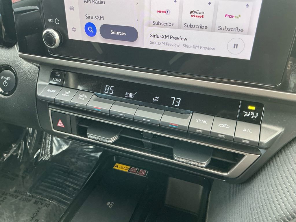 Used 2025 Toyota Camry SE image 17