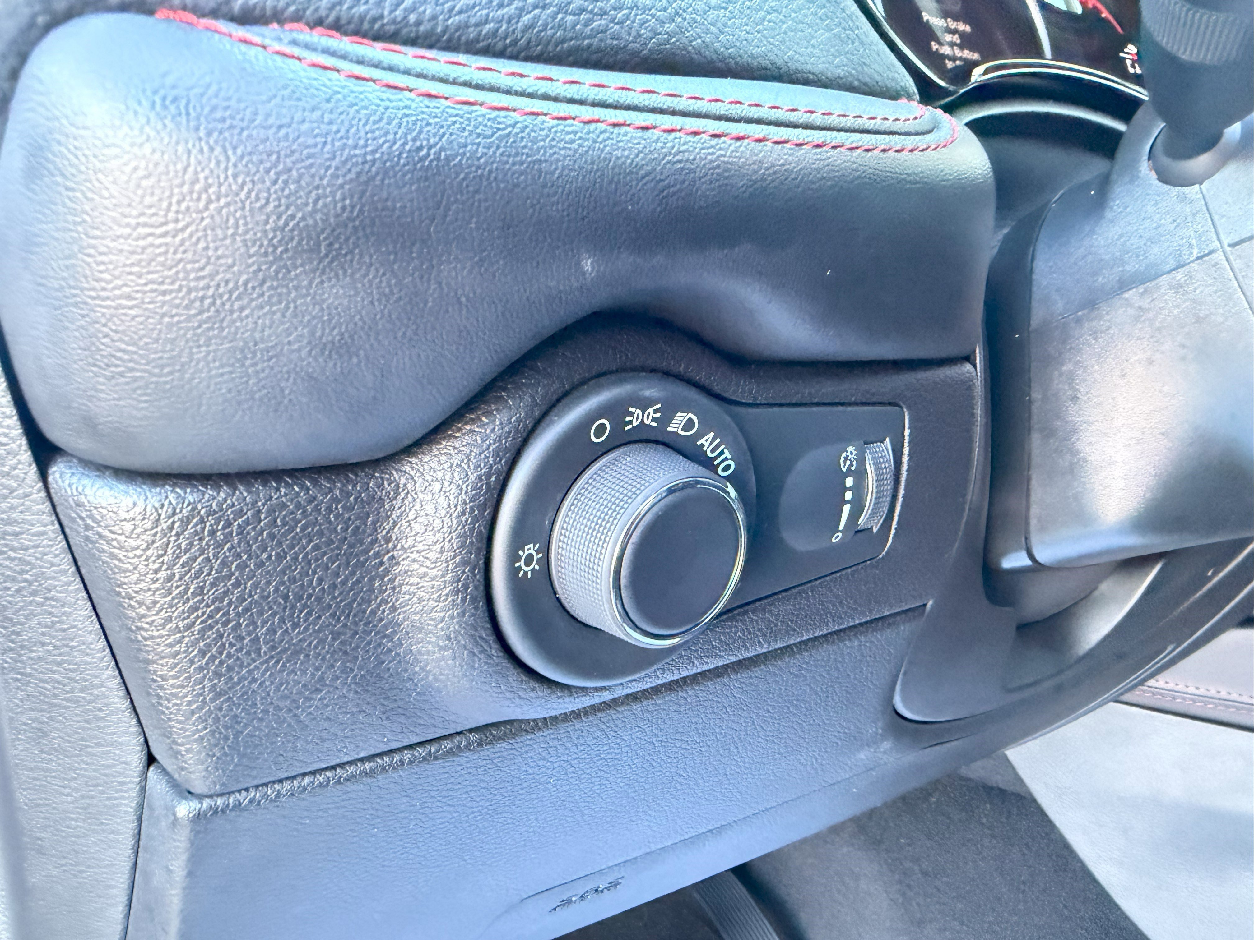 Used 2024 Dodge Durango GT image 9