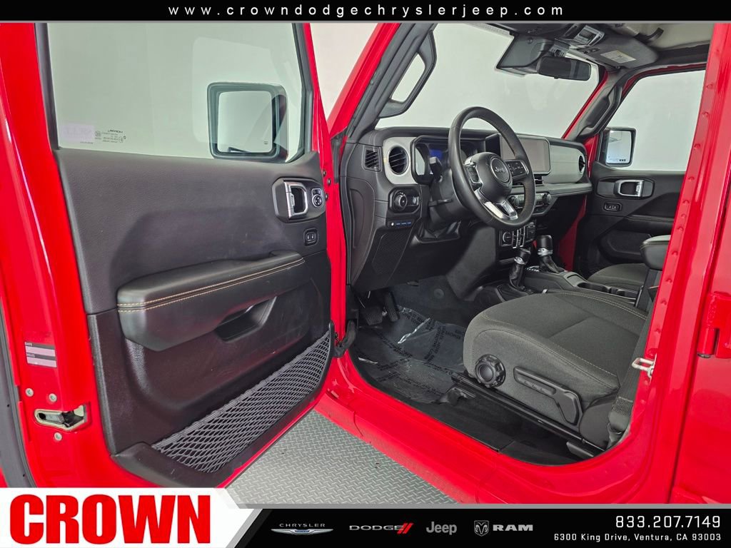 Used 2024 Jeep Wrangler Unlimited Sahara image 25
