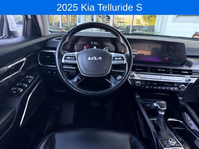 Used 2025 Kia Telluride S AWD/4WD image 13