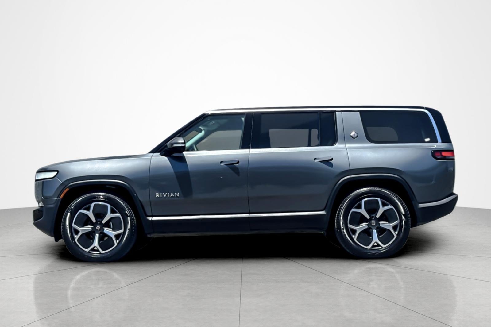 Used 2024 Rivian R1S Adventure AWD/4WD video 2