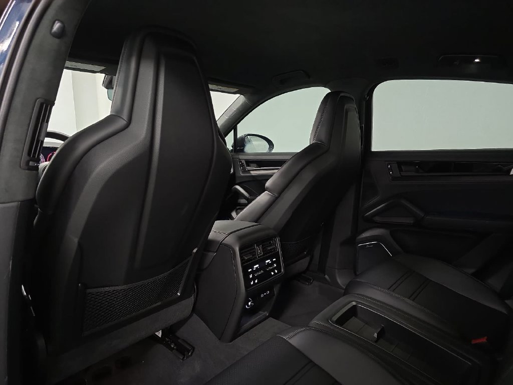 Certified 2026 Porsche Cayenne Turbo GT AWD/4WD image 27