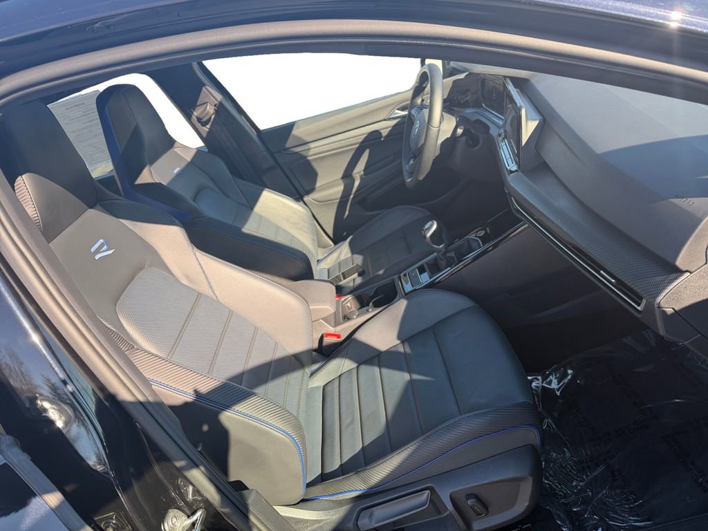 Used 2024 Volkswagen Golf R image 15