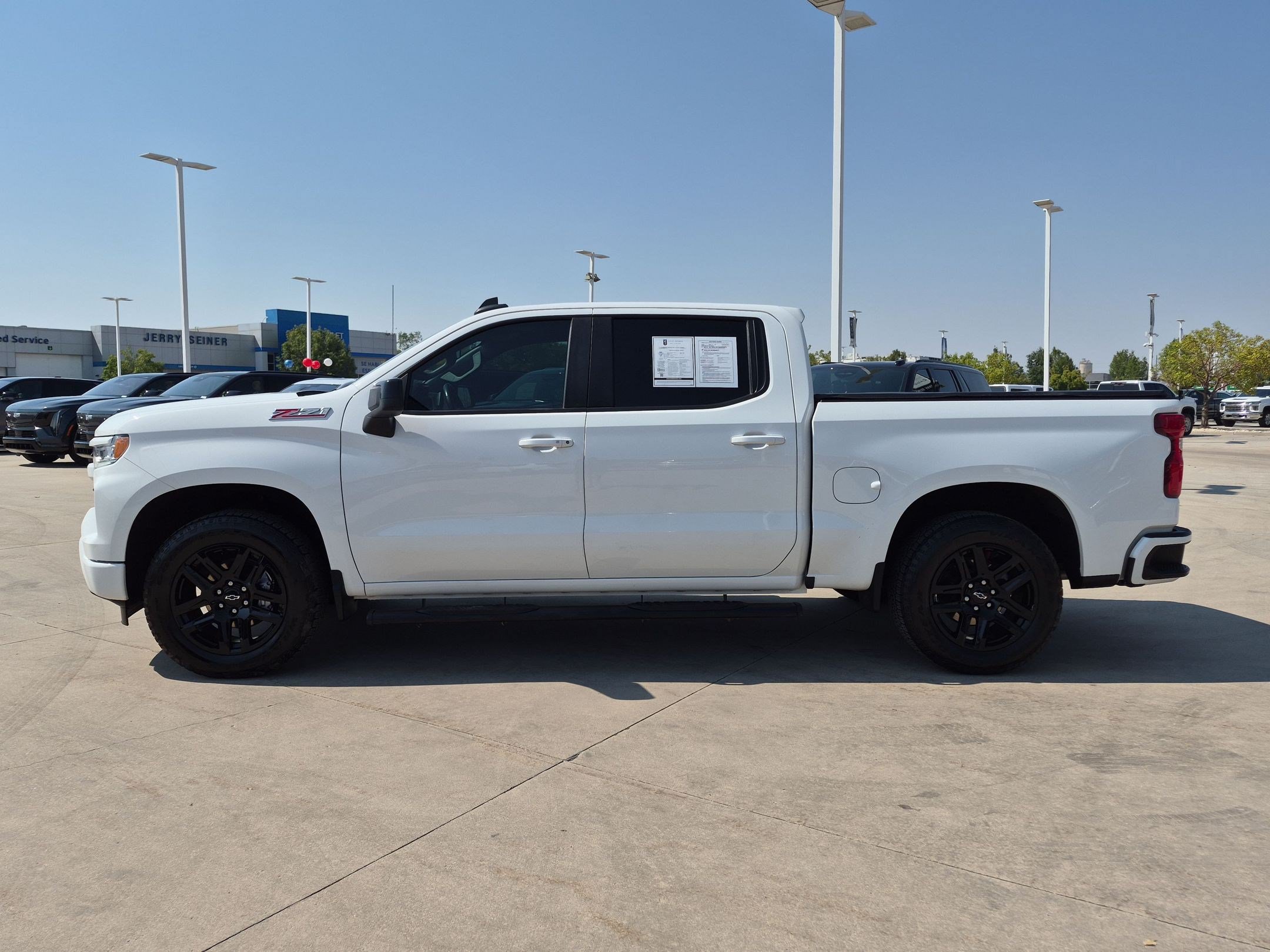 Used 2022 Chevrolet Silverado 1500 RST AWD/4WD image 3