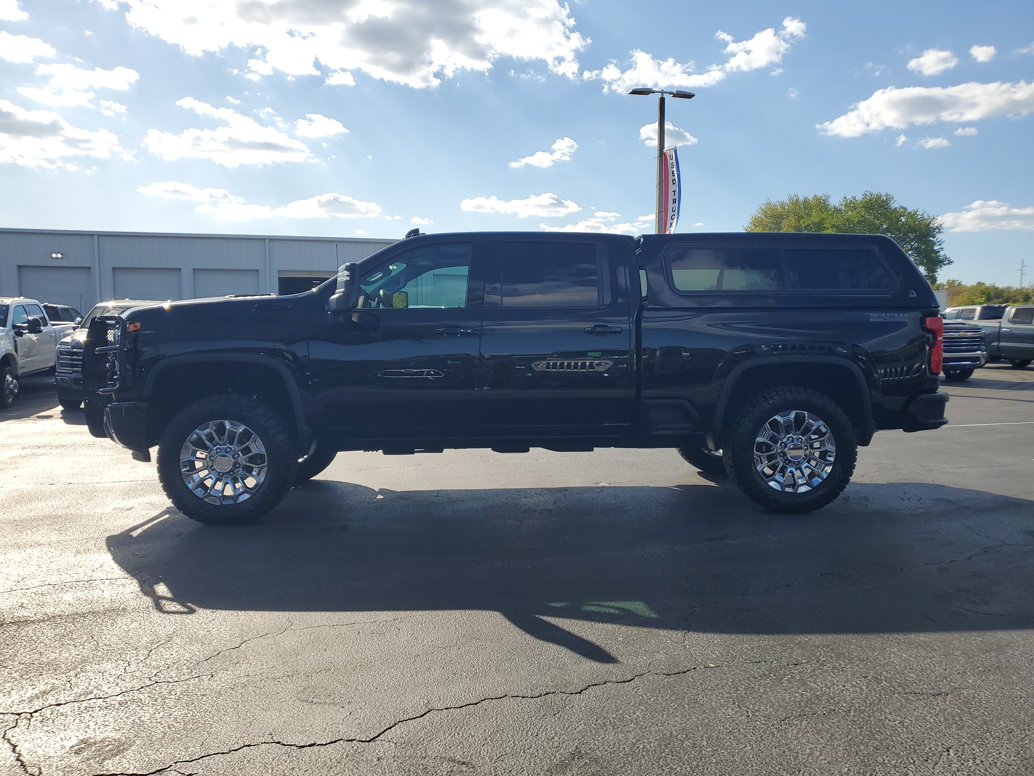 Used 2025 Chevrolet Silverado 3500 LTZ w/ LTZ Plus Package image 6