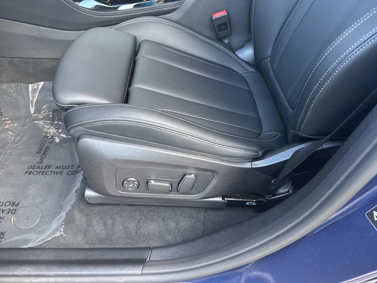 Certified 2025 BMW X4 xDrive30i image 18