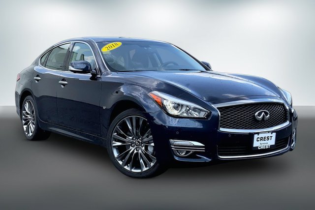 Used 2018 INFINITI Q70 Luxe AWD/4WD image 1
