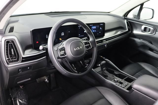 Used 2024 Kia Sorento S image 27