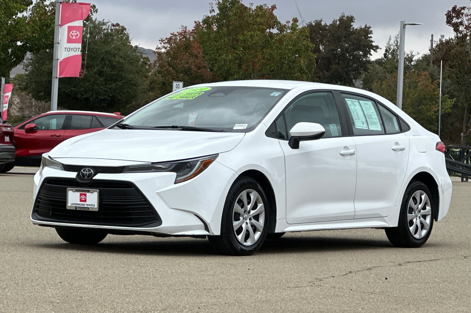 Used 2024 Toyota Corolla LE FWD image 8