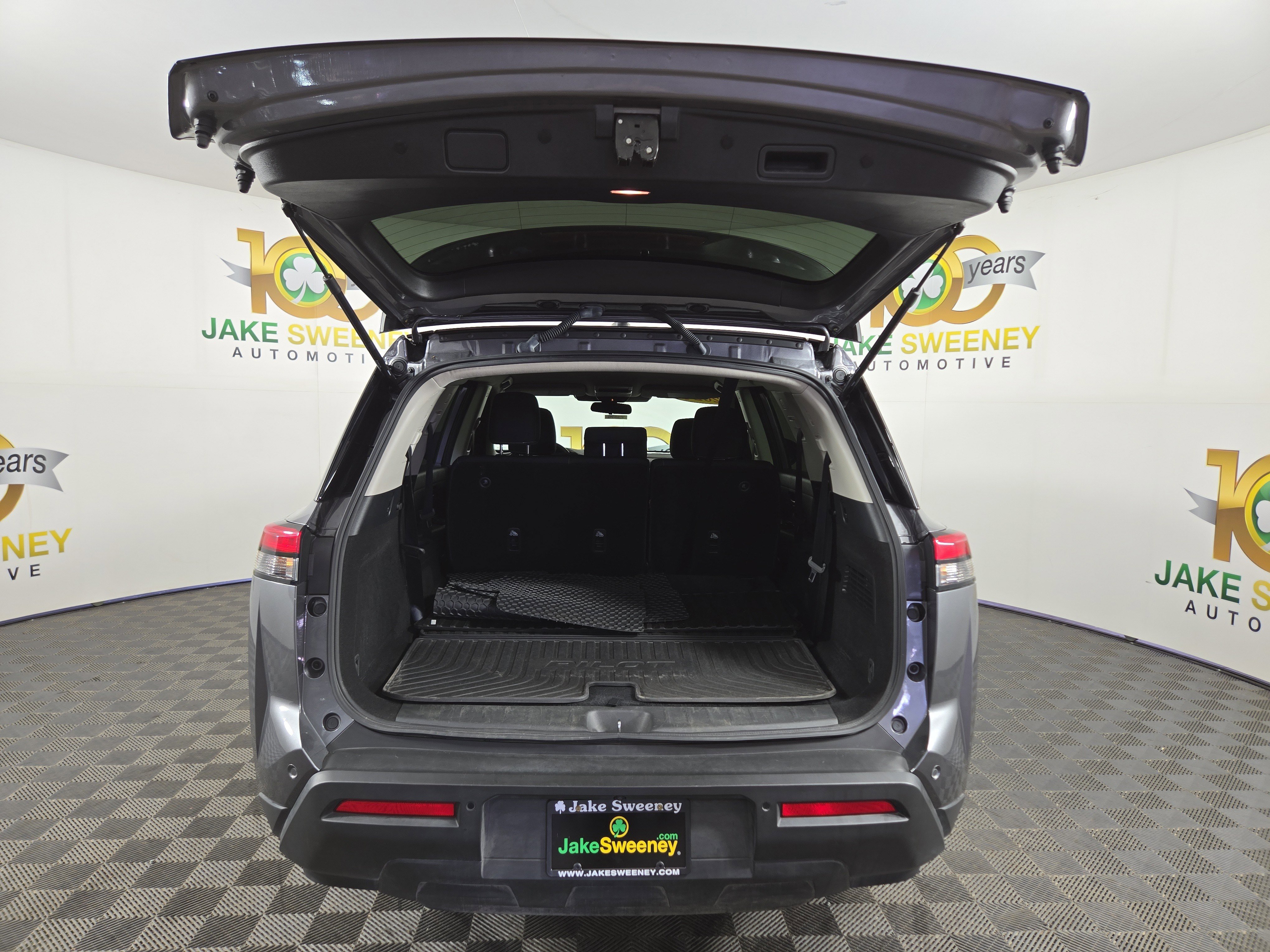 Used 2024 Nissan Pathfinder S image 30