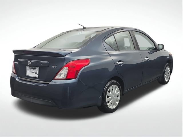 Used 2017 Nissan Versa SV image 9