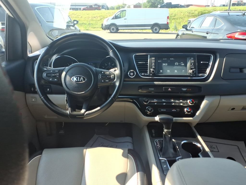 Used 2021 Kia Sedona EX FWD image 16