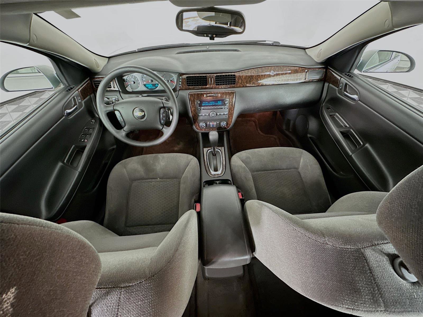 Used 2015 Chevrolet Impala LT image 30