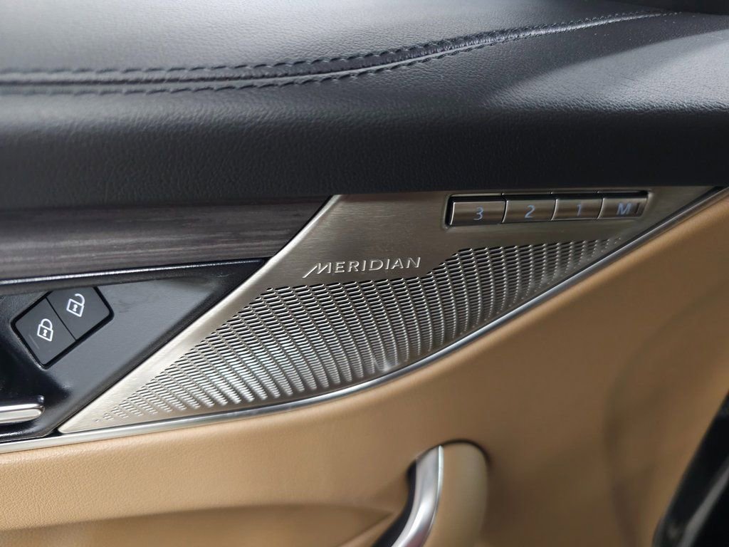 Used 2023 Jaguar F-PACE S image 15