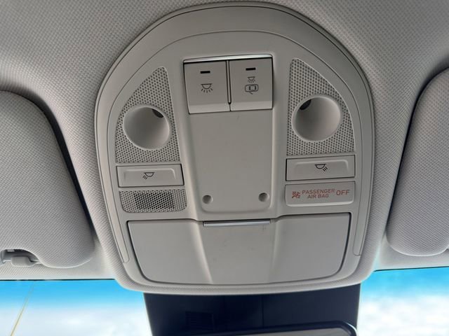 Used 2023 Genesis G70 2.0T image 23