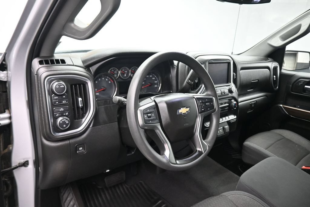 Used 2020 Chevrolet Silverado 1500 LT w/ Trailering Package AWD/4WD image 13